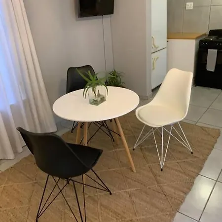 Modern 1 Bedroom Flat With Uninterrupted Wifi Johannesburg Buitenkant foto