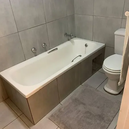Modern 1 Bedroom Flat With Uninterrupted Wifi Johannesburg Buitenkant foto