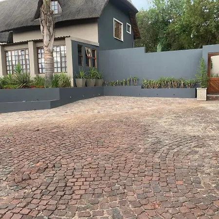 Modern 1 Bedroom Flat With Uninterrupted Wifi Johannesburg Buitenkant foto